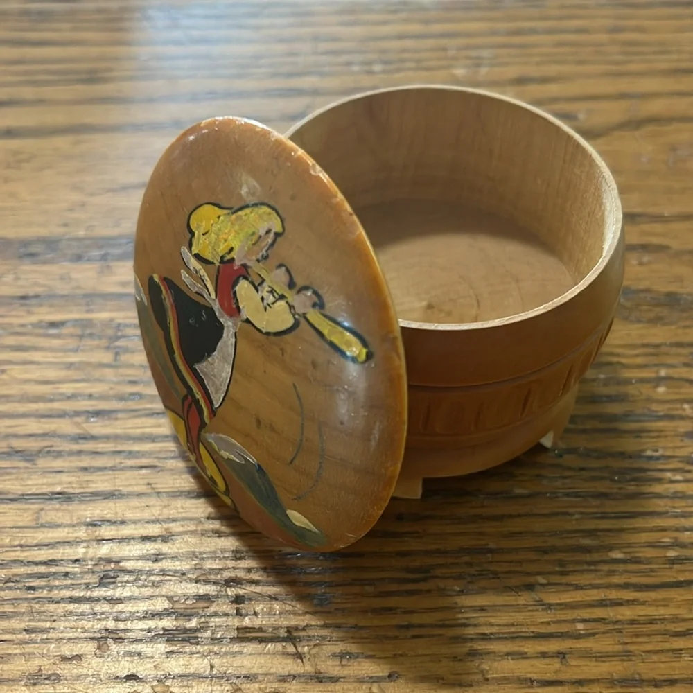 Vintage hand painted it Norwegian round trinket box